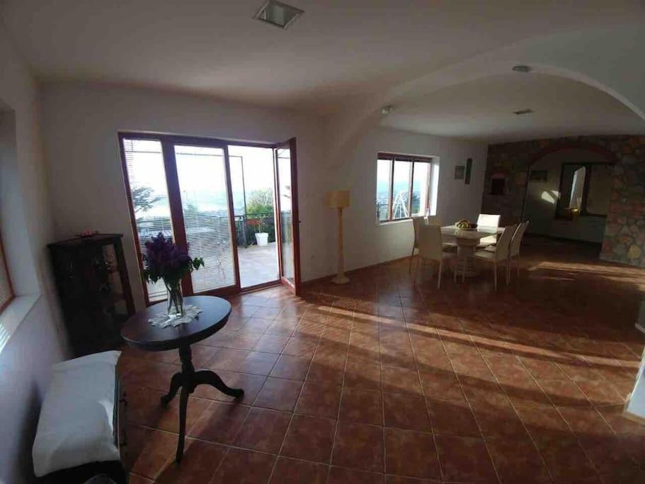 Casa Farmak - 4 Bedroom Lux Apartment With Infinity Pool & Lake View Ohrid Exteriör bild