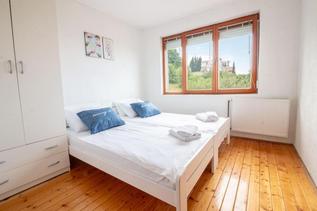 Casa Farmak - 4 Bedroom Lux Apartment With Infinity Pool & Lake View Ohrid Exteriör bild
