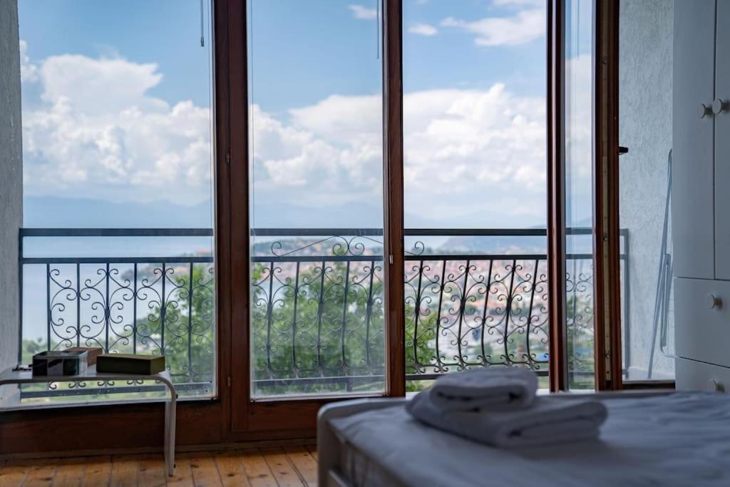 Casa Farmak - 4 Bedroom Lux Apartment With Infinity Pool & Lake View Ohrid Exteriör bild
