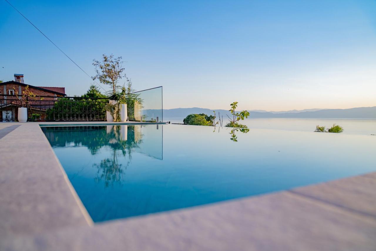 Casa Farmak - 4 Bedroom Lux Apartment With Infinity Pool & Lake View Ohrid Exteriör bild